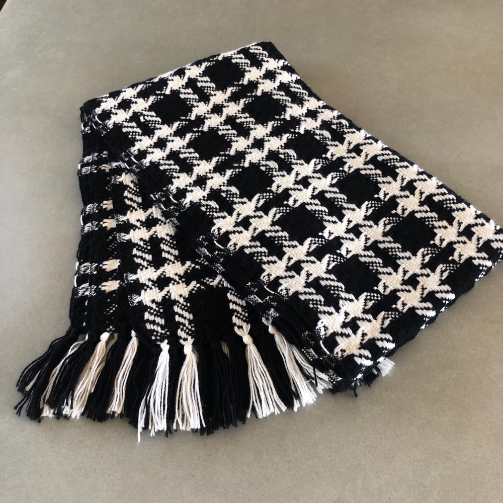 Black & White Blanket Scarf